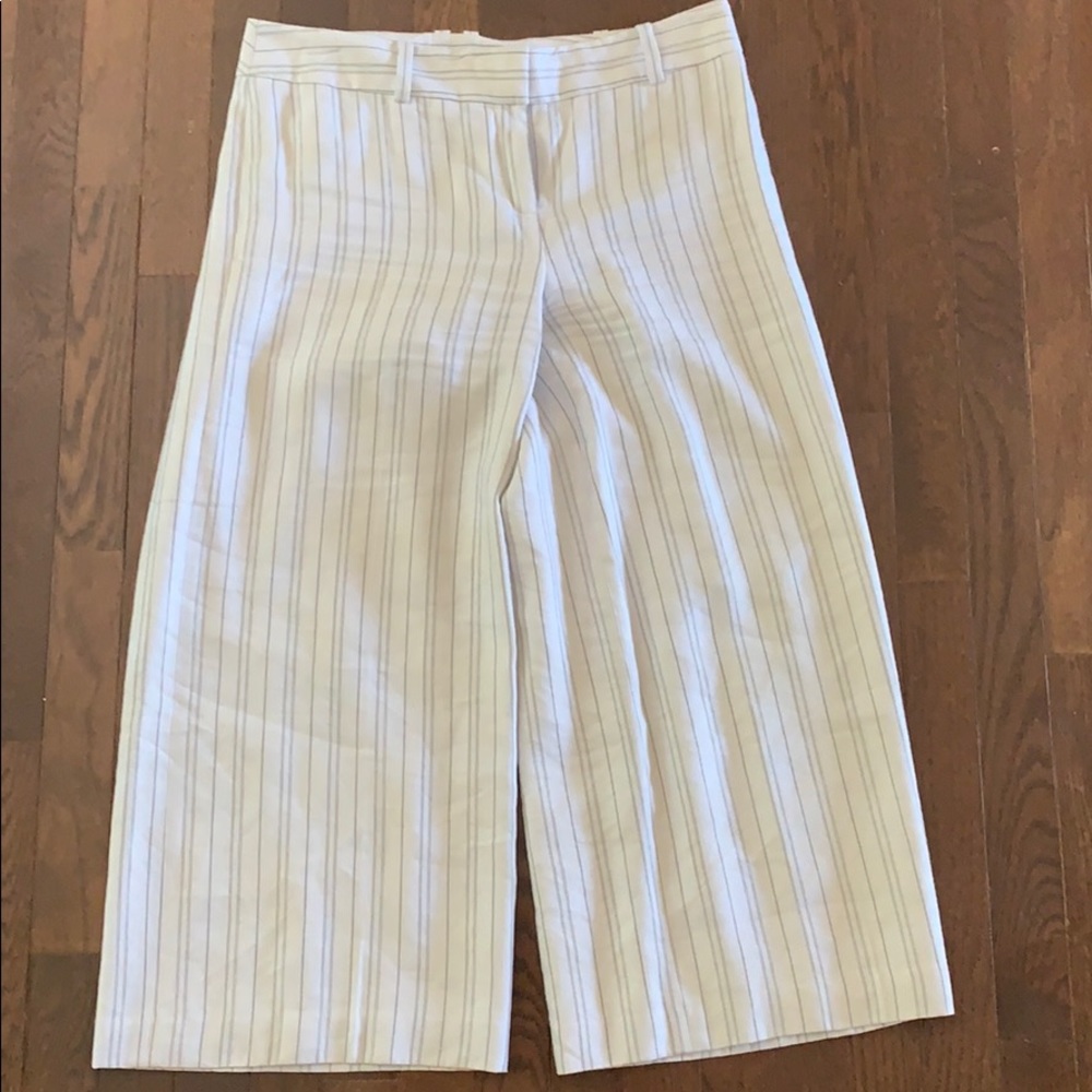 LOFT a wide leg ankle pants. White/black stripes